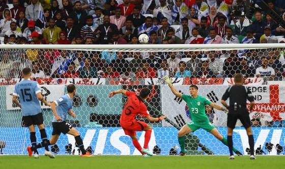 Phóng viên Hàn Quốc: Tiếc không có bàn thắng vào lưới Uruguay, hòa không phải kết quả tồi ảnh 1
