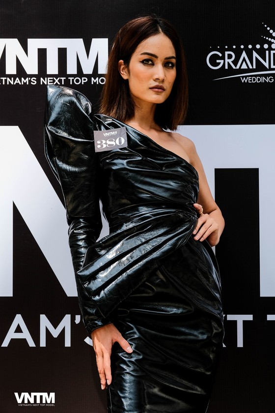Siêu mẫu Võ Hoàng Yến chính thức trở thành host của Vietnam’s Next Top Model 2019 ảnh 3