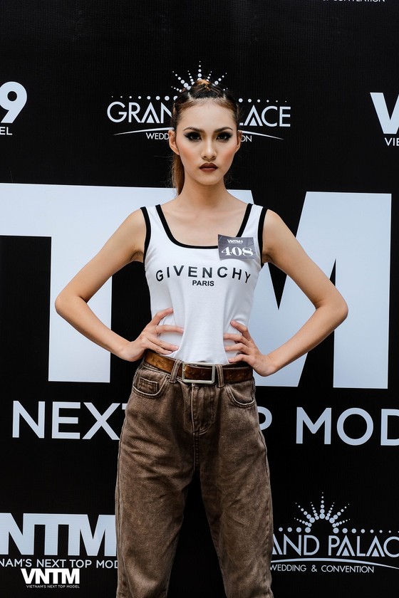 Siêu mẫu Võ Hoàng Yến chính thức trở thành host của Vietnam’s Next Top Model 2019 ảnh 5