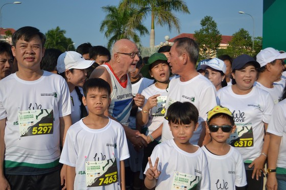 Sôi động Giải chạy bộ Mekong Delta Marathon ảnh 2