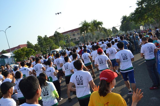 Sôi động Giải chạy bộ Mekong Delta Marathon ảnh 3