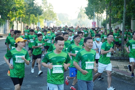 8.500 vận động viên tham gia Giải Marathon  quốc tế Vietcombank “Mekong Delta Marathon” ảnh 1