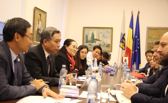 Đoàn đại biểu cấp cao HĐND TPHCM thăm và làm việc tại Romania ảnh 1