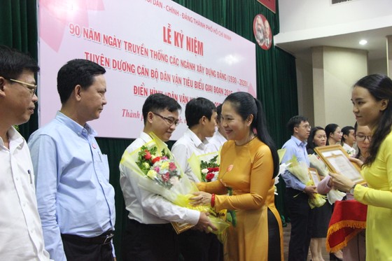 TPHCM tuyên dương các tập thể, cá nhân điển hình “Dân vận khéo” ảnh 3