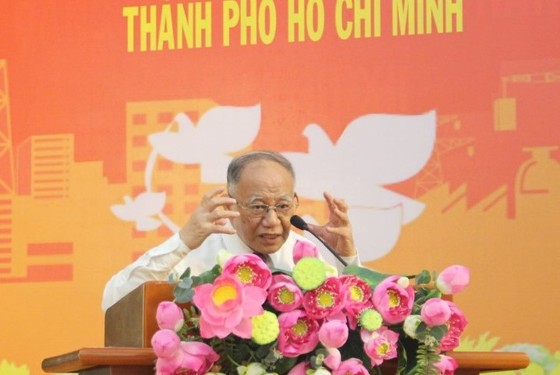 Hơn 6.000 cán bộ, đảng viên Bình Chánh nghe GS Hoàng Chí Bảo nói chuyện về Bác Hồ ảnh 3