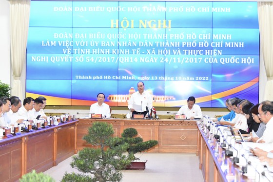 Chủ tịch nước Nguyễn Xuân Phúc: Phải cho TPHCM cơ chế thuận lợi hơn để có thể năng động hơn ảnh 1
