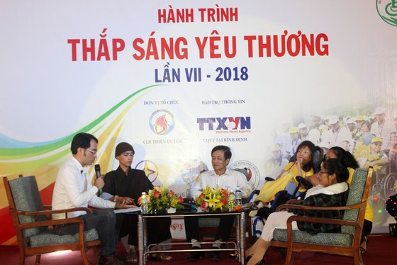 Thắp lửa yêu thương đồng hành với người khuyết tật ảnh 1