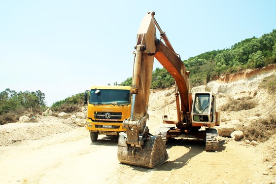 Vụ "đất tặc” lộng hành đào phá núi Mò O: Khẩn trương xử lý nghiêm, tránh xảy ra điểm 'nóng' ảnh 2