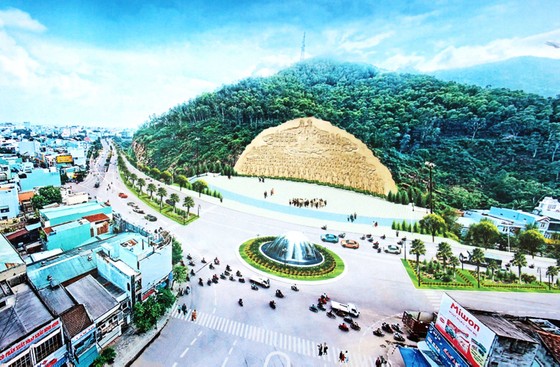 Bình Định: Cần thận trọng khi làm bức phù điêu tạc vào vách núi ảnh 1