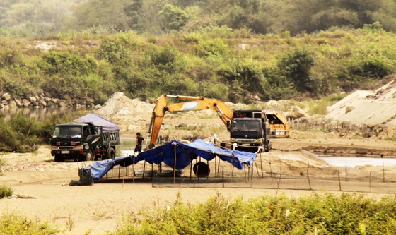Xã “bật đèn” cho doanh nghiệp khai thác cát sông La Tinh ảnh 4