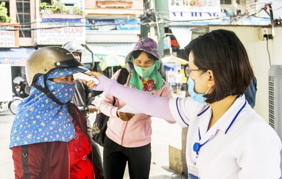 Bình Định cử bác sĩ, nhân viên y tế đến Đà Nẵng hỗ trợ chống Covid-19 ảnh 1