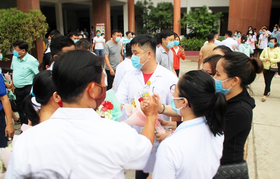 Bình Định, Phú Thọ chi viện hàng chục y, bác sĩ hỗ trợ Quảng Nam phòng chống dịch Covid-19 ảnh 2