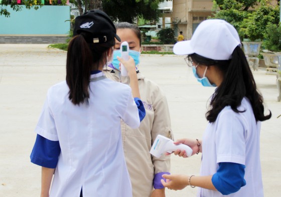 Thí sinh miền Trung thi tốt nghiệp THPT 'về đích' an toàn ảnh 7