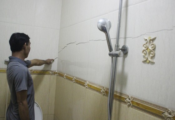 Dân 'tố' tòa chung cư 28 tầng thi công gây ô nhiễm, làm nứt nhà dân ảnh 9