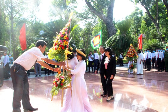 Bình Định tổ chức lễ giỗ Hoàng đế Quang Trung ảnh 6