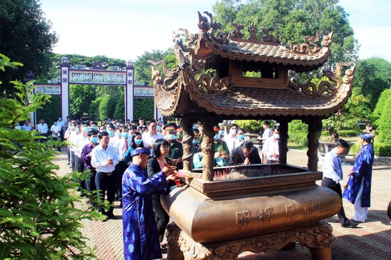 Bình Định tổ chức lễ giỗ Hoàng đế Quang Trung ảnh 8