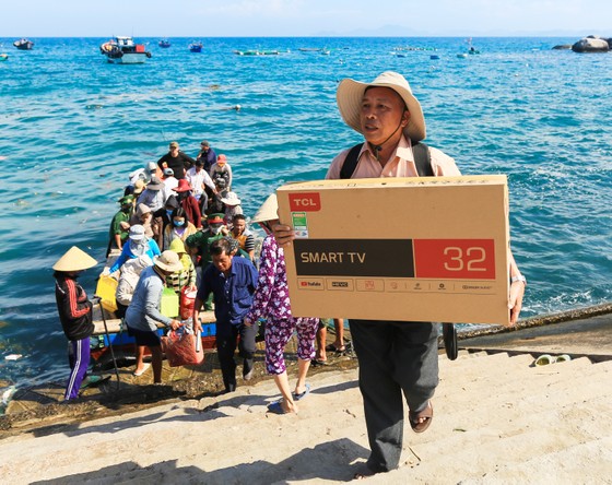 Chính thức cấp điện cáp ngầm cho 3.000 dân đảo Cù Lao Xanh ảnh 5