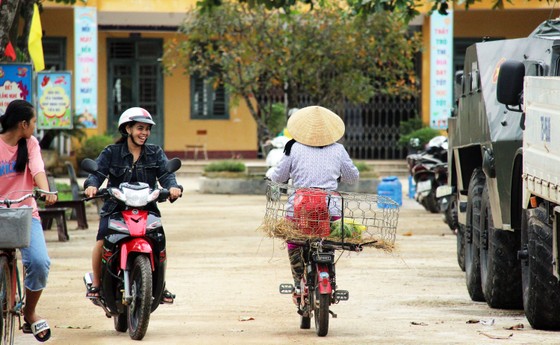 Xúc động cảnh người dân quyên góp, nấu ăn cho bộ đội tìm kiếm người mất tích ở Rào Trăng 3 ảnh 3