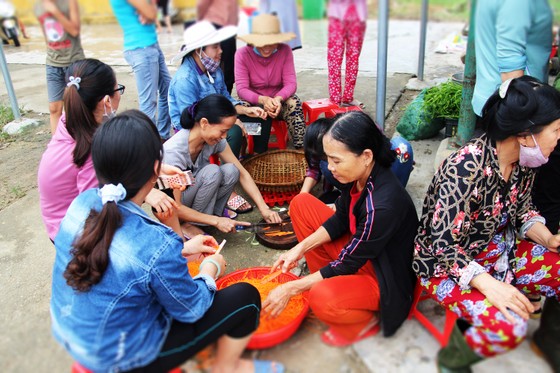 Xúc động cảnh người dân quyên góp, nấu ăn cho bộ đội tìm kiếm người mất tích ở Rào Trăng 3 ảnh 9