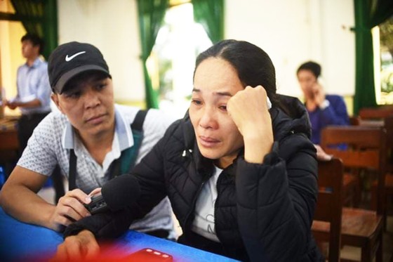 Tàu hàng nước ngoài cứu sống 3 ngư dân tàu chìm ở Bình Định ảnh 1