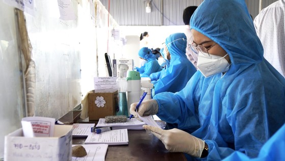 Bình Định: Tiêm vaccine cho dân bán đảo Phương Mai để chuẩn bị đón khách du lịch  ảnh 3