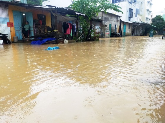 4 người thiệt mạng, hàng chục nghìn ngôi nhà bị ngập, sập, lũ cuốn ảnh 14