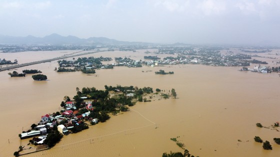 Mưa lũ gây thiệt hại nặng nề ở Bình Định, Phú Yên ảnh 1