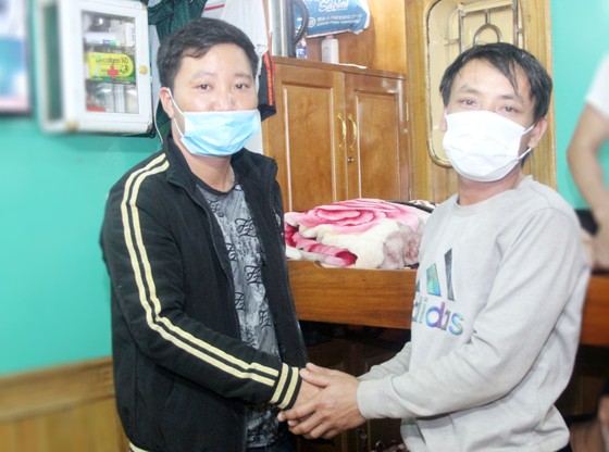 3 ngư dân bị nạn trên biển may mắn được tàu hàng cứu sống ảnh 6