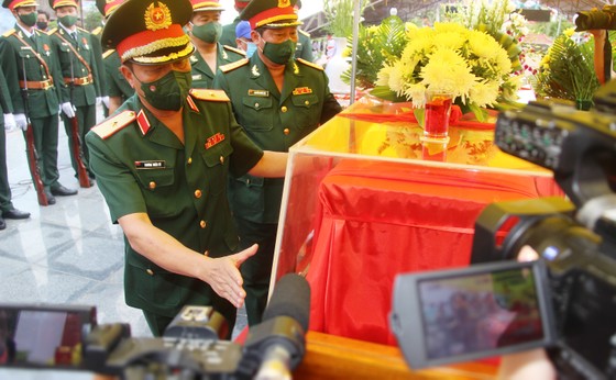 Bình Định tổ chức truy điệu 60 liệt sĩ hy sinh trong trận tập kích đồi Xuân Sơn ảnh 6