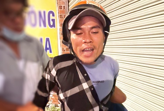 Khởi tố kẻ mang búa và dao sát hại 3 người ở Phú Yên ảnh 1