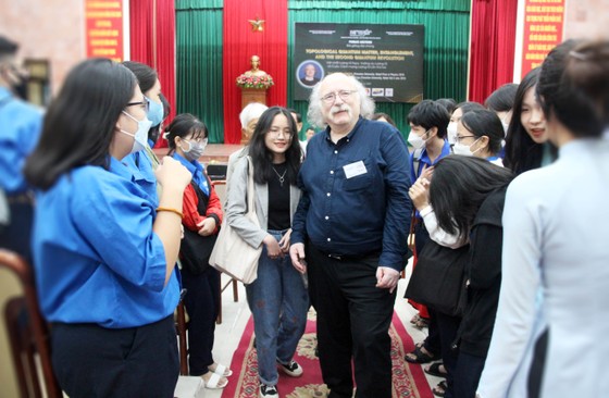Giáo sư Nobel Vật lý 2016 'gợi ý' giới trẻ Việt Nam cách đoạt giải Nobel ảnh 10