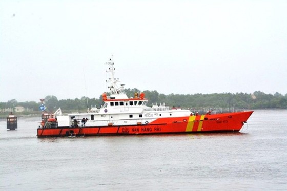 4 ngư dân Bình Định bị nạn trên biển được tàu hàng Hồng Kông cứu vớt ảnh 1