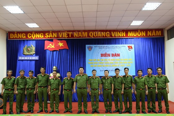 Cụm thi đua số 5 Đoàn Thanh niên Bộ Tư Lệnh CSCĐ tổ chức nhiều hoạt động kỷ niệm 75 năm ngày truyền thống lực lượng CAND ảnh 2