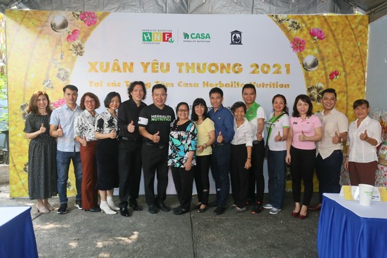 Herbalife Việt Nam tổ Chương trình Xuân Yêu Thương cho hơn 800 em trẻ ảnh 2