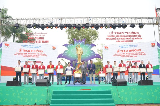 Herbalife Việt Nam đồng hành cùng Tổng Cục TDTT vinh danh VĐV, HLV tiêu biểu 2020 và tổ chức Ngày chạy Olympic vì sức khỏe toàn dân ảnh 3