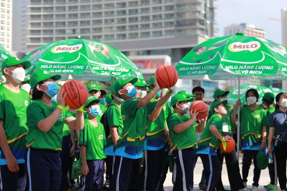 Ngày hội đi bộ MILO 2022 : Nestlé MILO “tiếp ý chí cho hành trình năng động” ở Khánh Hòa 