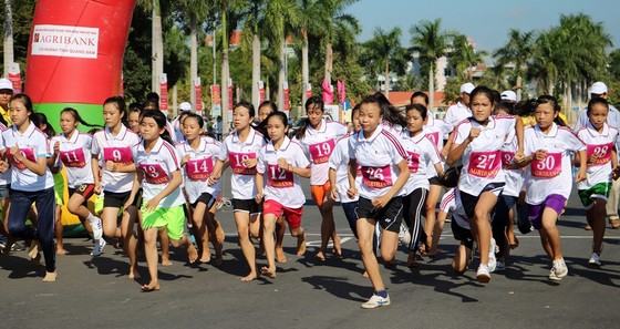 Hơn 2.000 vận động viên tham dự Giải Việt dã truyền thống Báo Quảng Nam ảnh 1
