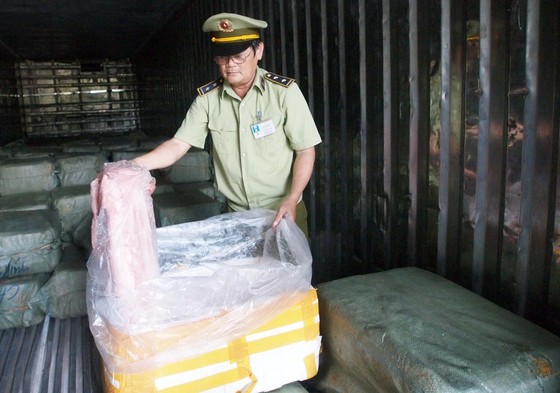 Phát hiện hơn 6,5 tấn thịt có dấu hiệu phân hủy đang trên đường vào TPHCM ảnh 2
