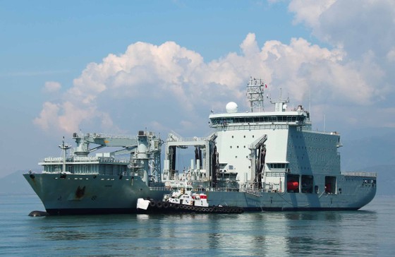 Đội tàu Hải quân Hoàng gia Canada thăm Đà Nẵng ảnh 1