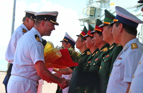 Đội tàu Hải quân Hoàng gia Canada thăm Đà Nẵng ảnh 2