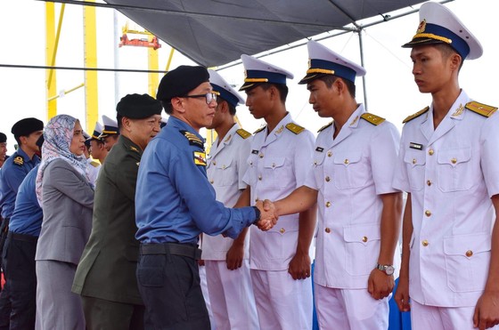 Tàu hải quân Brunei thăm Đà Nẵng ảnh 2