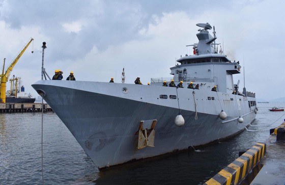 Tàu hải quân Brunei thăm Đà Nẵng ảnh 1