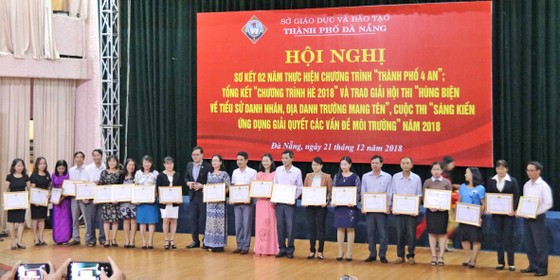 Sở Giáo dục và Đào tạo Đà Nẵng khen thưởng 73 cá nhân và 86 tập thể ảnh 1