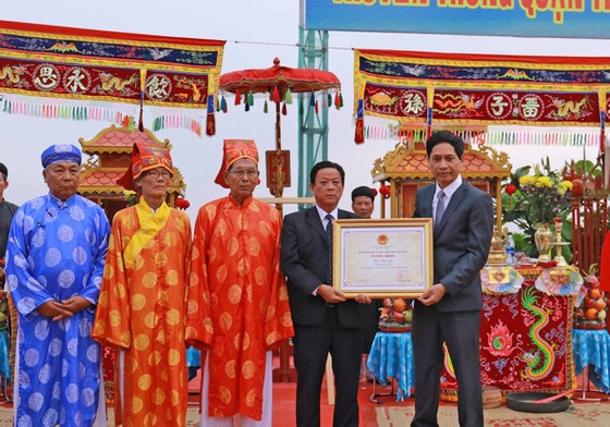 Đà Nẵng trao bằng chứng nhận Di sản Văn hóa phi vật thể quốc gia cho Lễ hội Cầu ngư ảnh 1