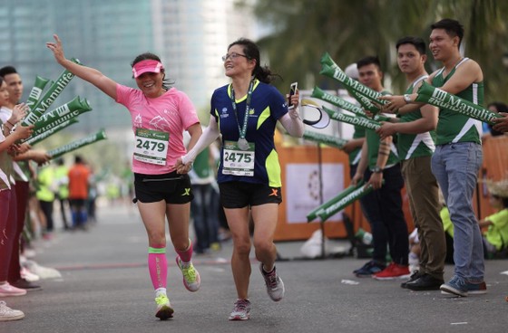 Hơn 9.000 vận động viên tham dự cuộc thi Manulife Danang International Marathon 2019 ảnh 1