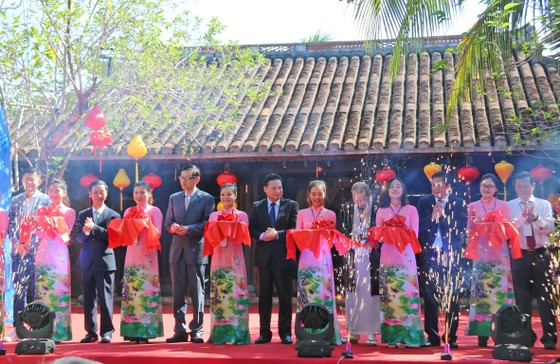 Festival Văn hóa Tơ lụa thổ cẩm Việt Nam - Thế giới 2019 ảnh 1