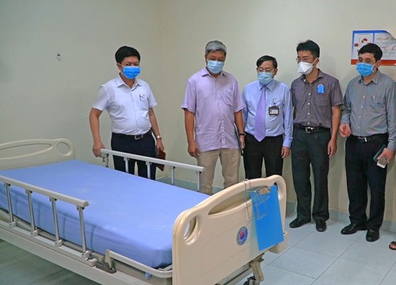 Bệnh viện Đa khoa Trung ương Quảng Nam tiếp nhận điều trị bệnh nhân Covid-19 ảnh 1