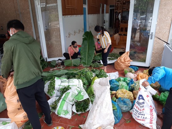 9 tấn rau củ quả của huyện miền núi Quảng Nam sẽ được chuyển đến khu cách ly Đà Nẵng ảnh 1