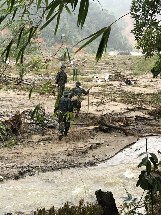 Tạm dừng tìm kiếm người mất tích tại xã Phước Lộc để phòng tránh bão số 10 ảnh 4