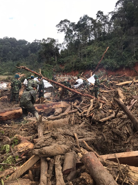 Tạm dừng tìm kiếm người mất tích tại xã Phước Lộc để phòng tránh bão số 10 ảnh 6